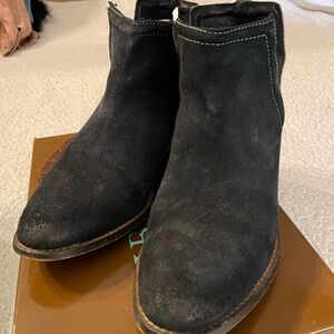 Chic Black Suede Ankle Boots